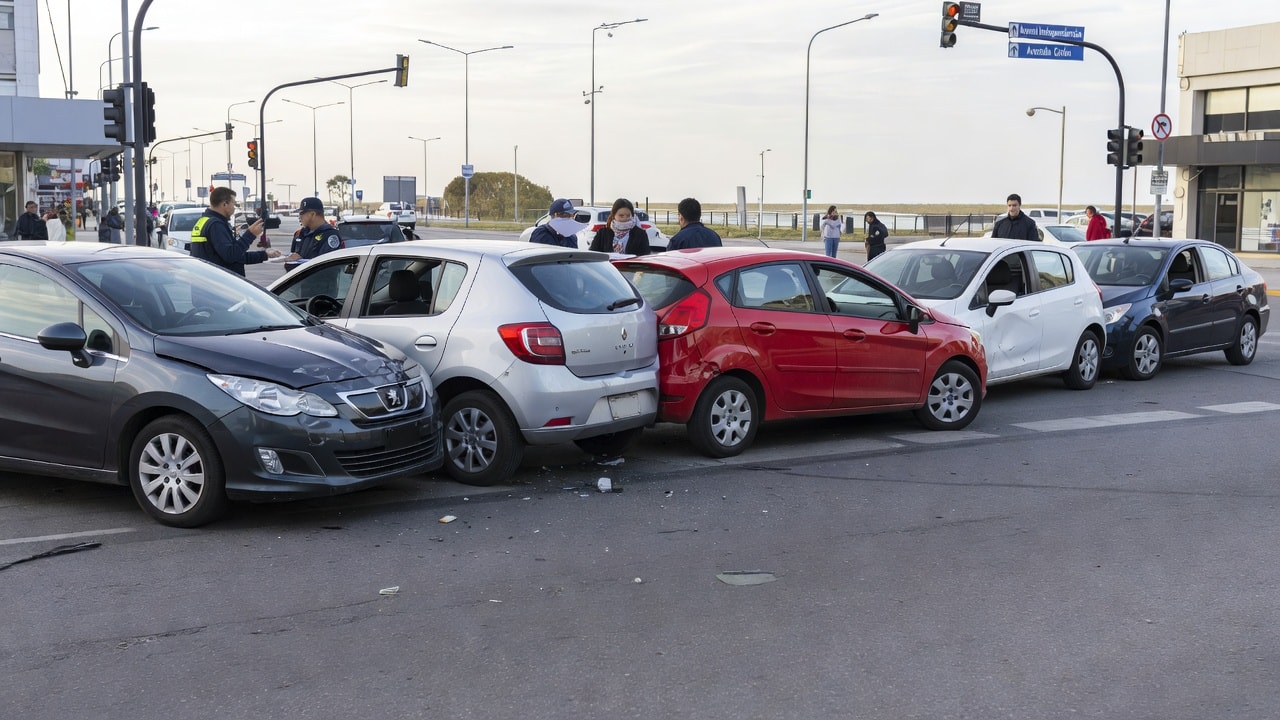 Quíntuple choque en una transitada esquina de Mar del Plata: cómo fue el accidente